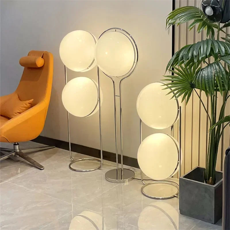 Staande lamp met bolkap